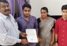 ബഹ്റൈൻ കേരളീയ സമാജം വെൽ ഫെയർ ഫണ്ട് അനിൽ കുമാറിന്റെ കുടുംബത്തിന് കൈമാറി