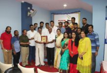 “പവിഴദ്വീപിലെ കോഴിക്കോട്ടുകാർ” ചന്ദ്രൻ തിക്കോടിക്ക് യാത്രയയപ്പ് നൽകി