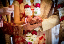 ഭാര്യയെ കാമുകനൊപ്പം പോകാൻ അനുവാദം നൽകി ഭർത്താവ്