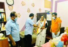 അധ്യാപകദിനത്തിൽ ആദരം അർപ്പിച്ച് ഐ വൈ സി സി ദേശീയ കമ്മറ്റി