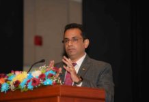 ഒമാനിലെ ഇന്ത്യൻ അംബാസിഡറായി അമിത് നാരംഗ് ചുമതലയേറ്റു