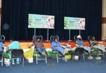 ആസാദി കാ അമൃത് മഹോത്സവ’ത്തിെൻറ ഭാഗമായി ഒമാനിലെ ഇന്ത്യൻ എംബസിയിൽ രക്തദാന ക്യാമ്പ് സംഘടിപ്പിച്ചു ..