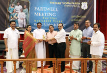 ബഹ്റൈൻ മാർത്തോമ്മാ ഇടവക റവ.വി. പി. ജോൺ അച്ചനും കുടുംബത്തിനും യാത്രയയപ്പു നൽകി