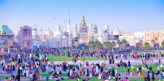 ഉദ്ഘാടന ദിനം ദുബായ് ഗ്ലോബൽ വില്ലേജിൽ വൻ തിരക്ക് ഇന്ത്യയടക്കം 27 പവലിയനുകൾ