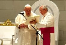 ബഹ്റൈൻ നാഷണൽ സ്റ്റേഡിയത്തിൽ മാർപാപ്പ നടത്തിയ കുർബാനയിൽ ആയിരങ്ങൾ പങ്കെടുത്തു.