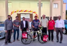 അന്താരാഷ്ട്ര സൈക്കിൾ സഞ്ചാരി ഫായിസ് അലിക്ക് ബഹ്റൈൻ കേരളീയ സമാജം സ്വീകരണം നൽകി .