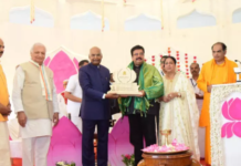വർഗീസ് കുര്യനെ മുൻ രാഷ്ട്രപതി ആദരിച്ചു
