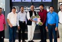 കേരള ലളിതകലാ അക്കാദമി ചെയർമാൻ മുരളി ചീരോത്തിനെ ബഹ്റൈൻ എയർ പോർട്ടിൽ സ്വീകരിച്ചു