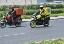 ഡെലിവറി തൊഴിലാളികള് യൂണിഫോം ധരിക്കണം,പുതിയ നടപടിയുമായി സൗദി അറേബ്യ