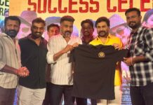 ദിലീപ്ഫാൻസ് ബഹ്റൈന്റെ ഔദ്യോഗിക ടി ഷർട്ട് നടൻ ദിലീപ് പ്രകാശനം ചെയ്തു