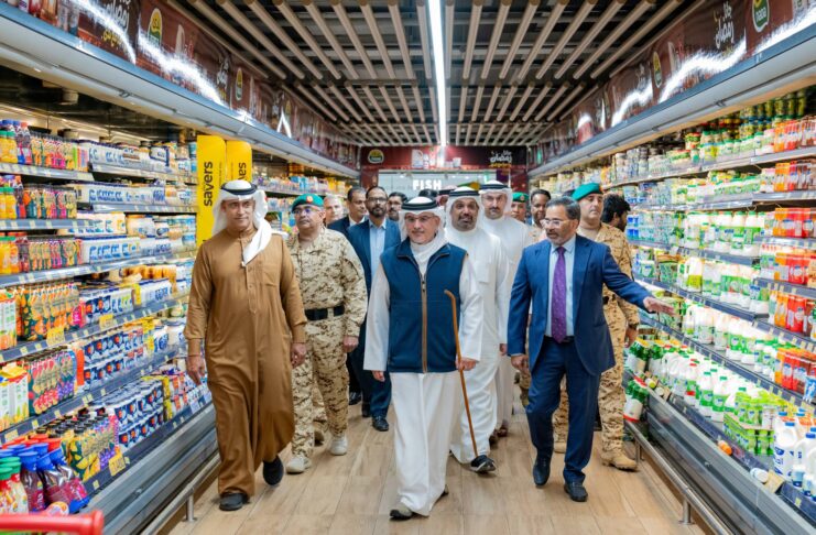 ബഹ്റൈൻ കിരീടാവകാശിയും പ്രധാനമന്ത്രിയുമായ പ്രിൻസ് സൽമാൻ ബിൻ ഹമദ് അൽ ഖലീഫ ലുലു ഹൈപ്പർമാർക്കറ്റിന്റെ വിവിധ ശാഖകൾ സന്ദർശനം നടത്തി
