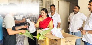 ആശ്രയം ബഹ്റൈൻ ഓണസദ്യ വിതരണം ചെയ്തു