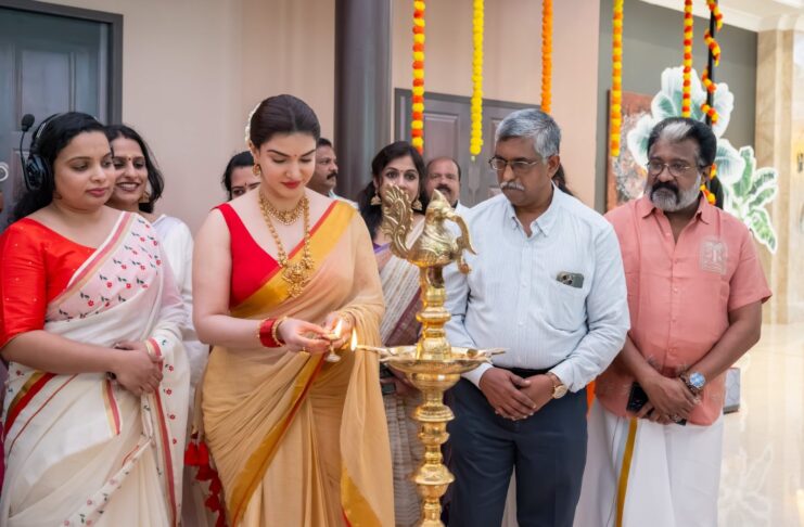 മസ്കത്തിൽ ഓണം വർണ്ണപ്പൊലിമയോടെ, ഹണി റോസും കൂടെ